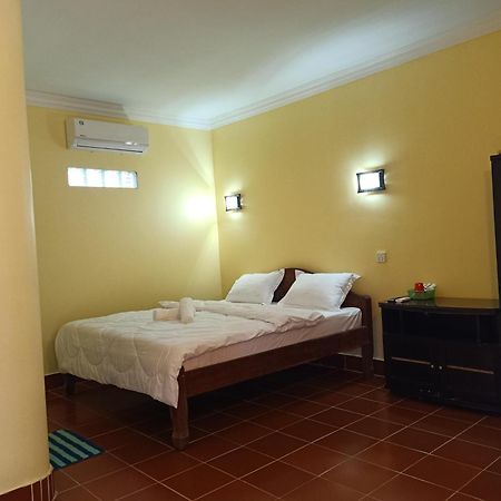 Pina House Hotel Kep Exterior photo