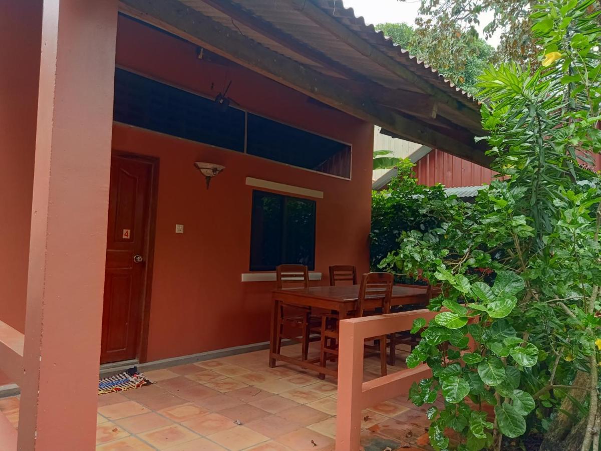Pina House Hotel Kep Exterior photo