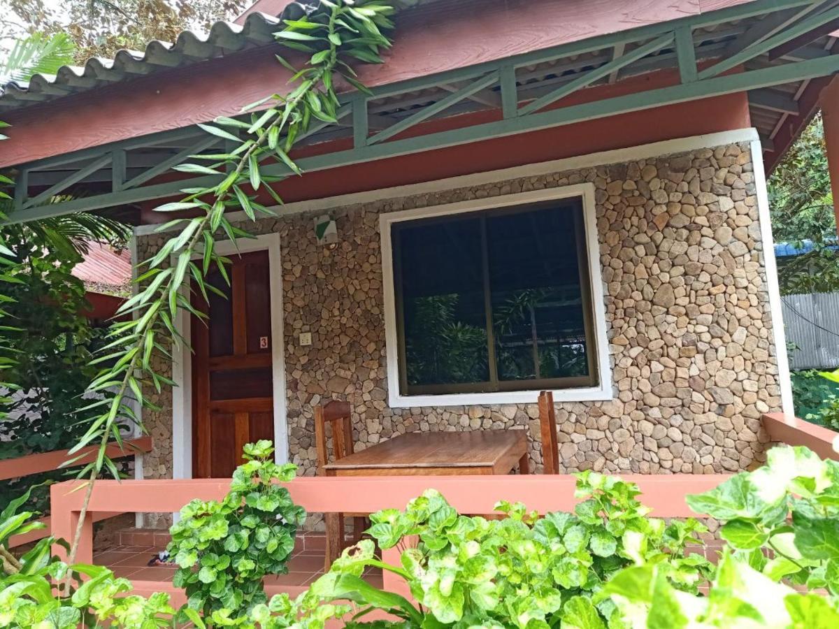 Pina House Hotel Kep Exterior photo