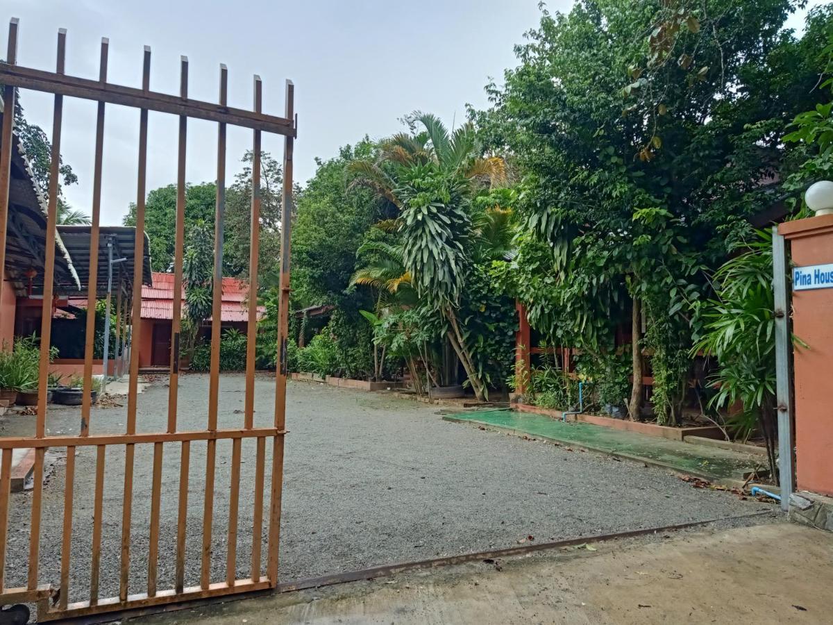 Pina House Hotel Kep Exterior photo