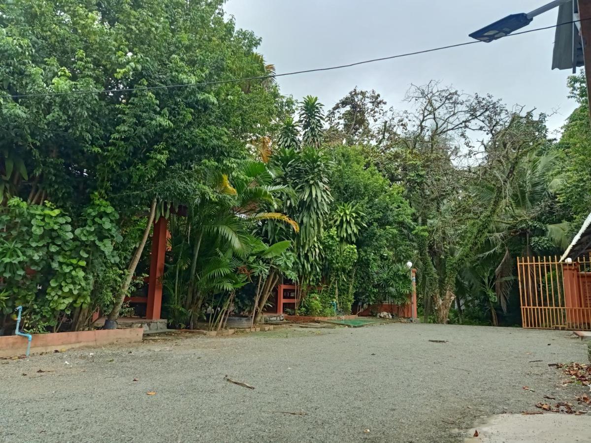 Pina House Hotel Kep Exterior photo