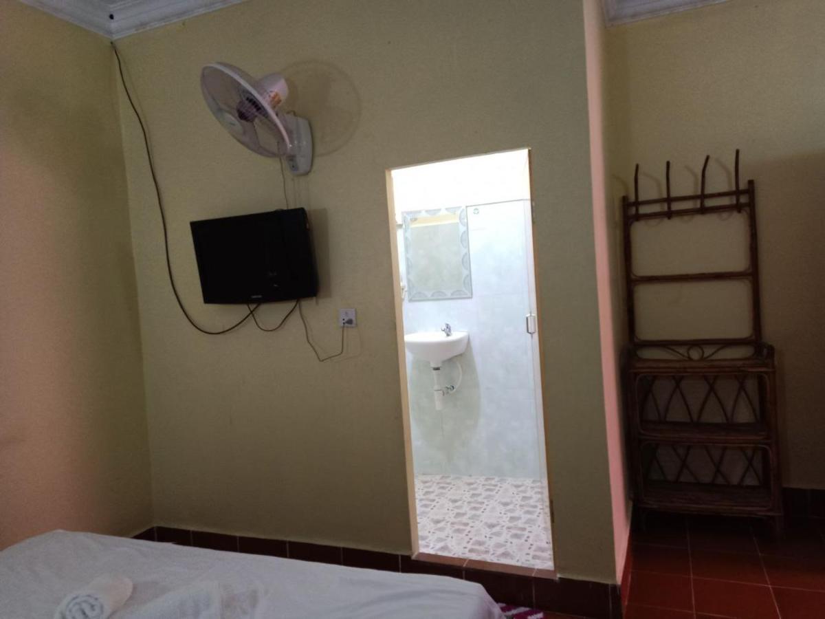 Pina House Hotel Kep Exterior photo